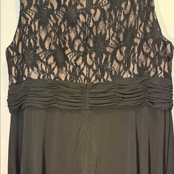 DressBarn Collection Elegant Black Lace Evening Dress - Picture 11 of 14